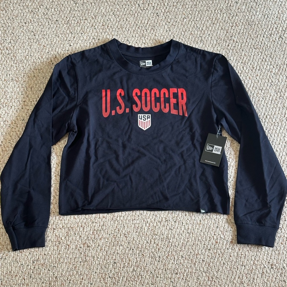 NWT U.S. Soccer cropped long sleeve